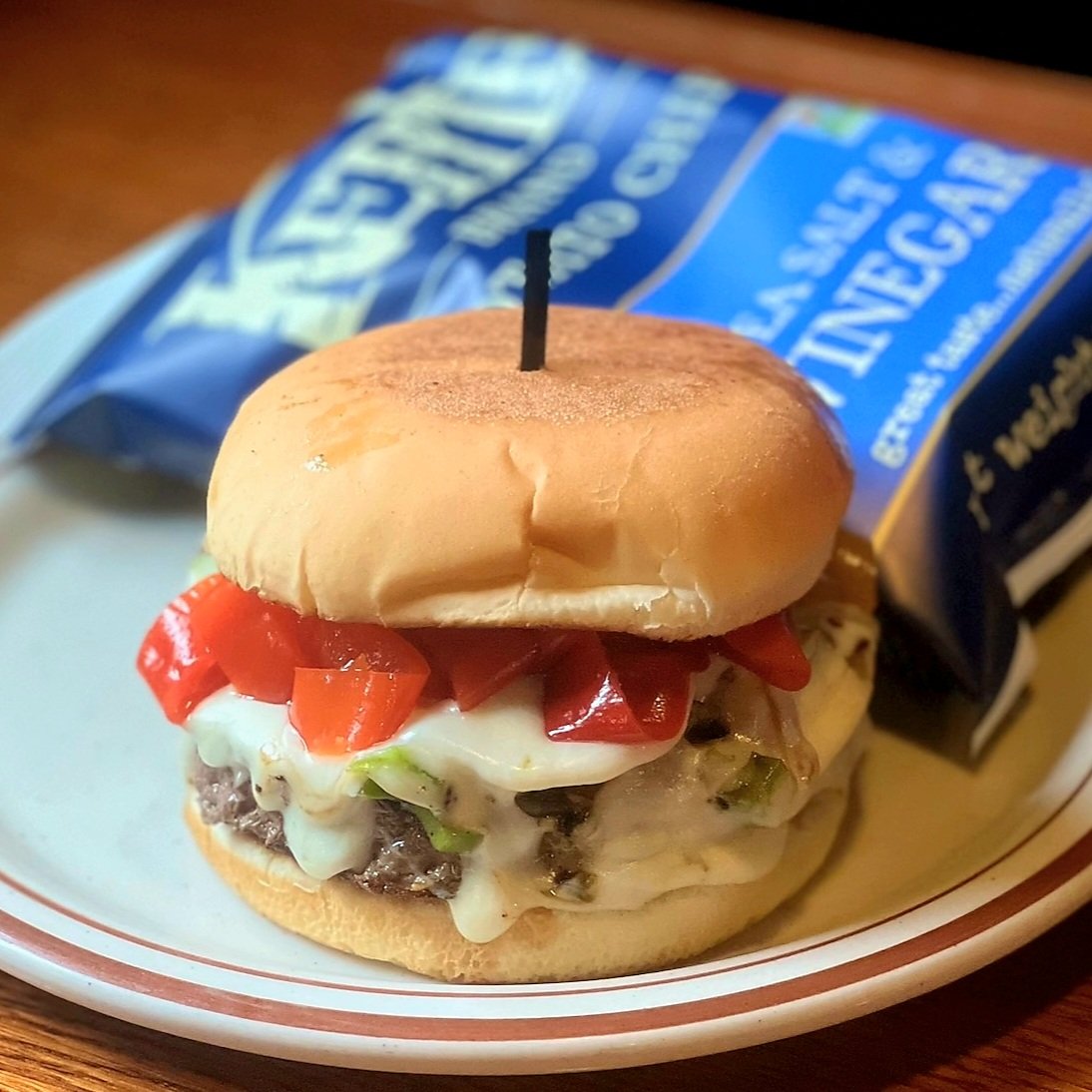 Parkway_Tavern's tweet photo. It's Friday Kids, so here's our new weekly special! A Cheesesteak Burger with provolone cheese, grilled onions, green peppers and Mama's lil peppers. So tasty!
.
.
#CheesesteakBurger #DinePierceCounty #TacomaWA #ParkwayTavern https://t.co/E5knuiZZN9