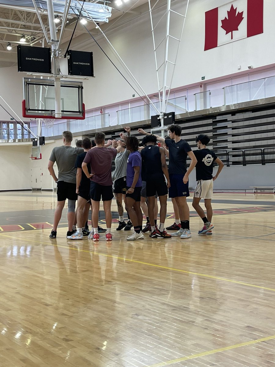 mgroe5's tweet photo. Very big thank you to @UofGMbball @coachTBoers for allowing me to workout with the team. It was a very good learning experience and I am very grateful for the opportunity. https://t.co/rzbdjY5Ndk