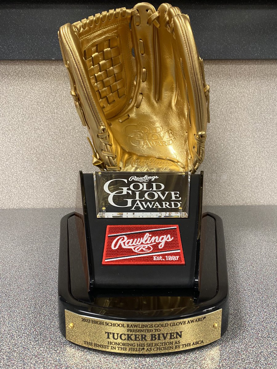 GoNewAlbany's tweet photo. A big congratulations to 2022 graduate, Tucker Biven, on being named to the ABCA/Rawlings High School Gold Glove Team‼️ He was 1 of just 9 high school players from across the country to receive this honor‼️ https://t.co/wp13fnjWtR