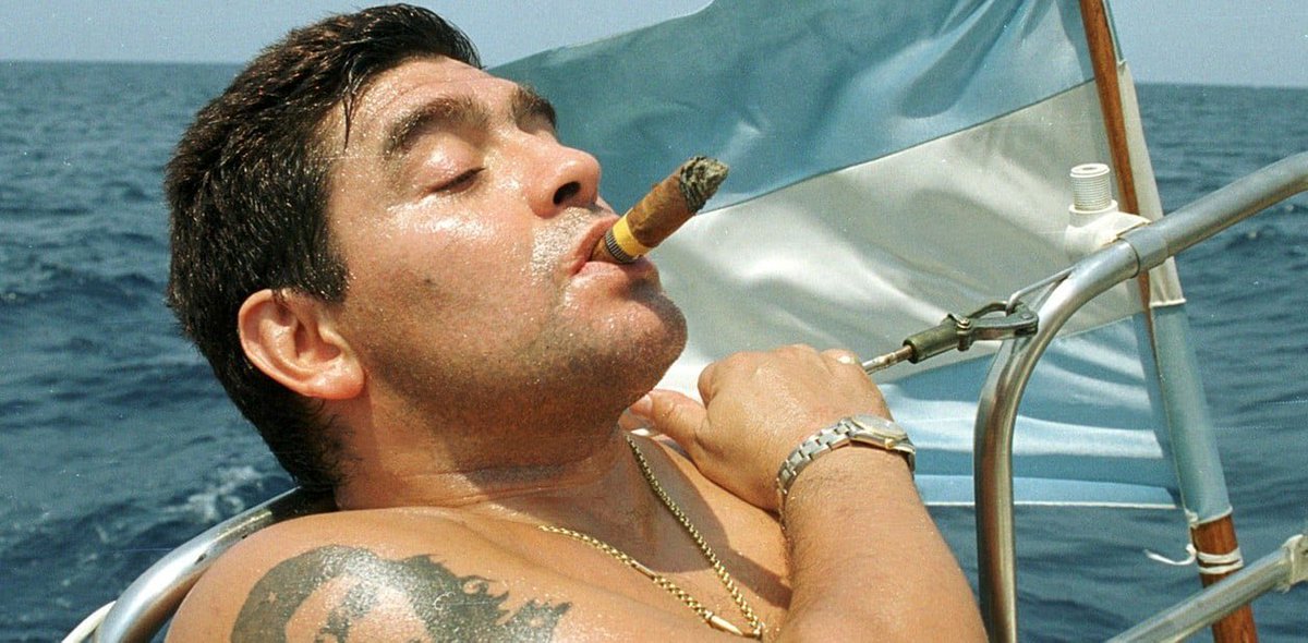 NesteaAdicto's tweet image. La paz mental que tenemos los que disfrutamos de Messi y Cristiano sin comparaciones o discusiones subnormales es sublime.