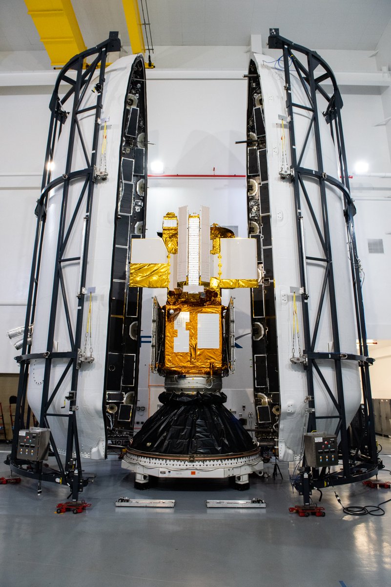 See you later, SWOT! 👋
The Surface Water and Ocean Topography satellite has been encapsulated in a payload fairing, which will be placed on a <a href="/SpaceX/">SpaceX</a> Falcon 9 rocket. It's scheduled for launch on Dec. 15 at 3:46 a.m. PT from Vandenberg Space Force Base. go.nasa.gov/3W4vUMb