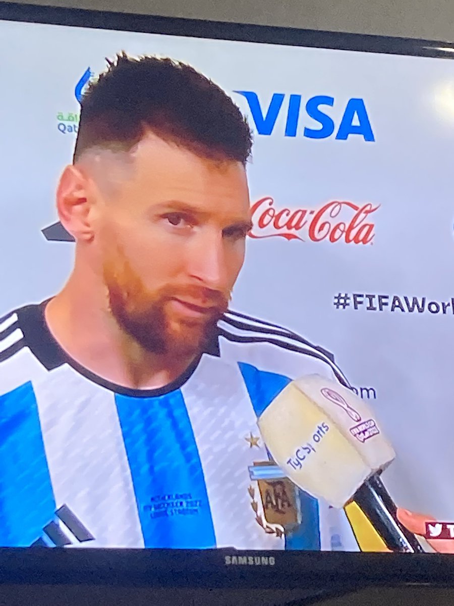 joaquin_llugdar's tweet photo. … “Que miras bobo?”

🗣️ Lionel Andrés Messi https://t.co/x1QYStE2RH