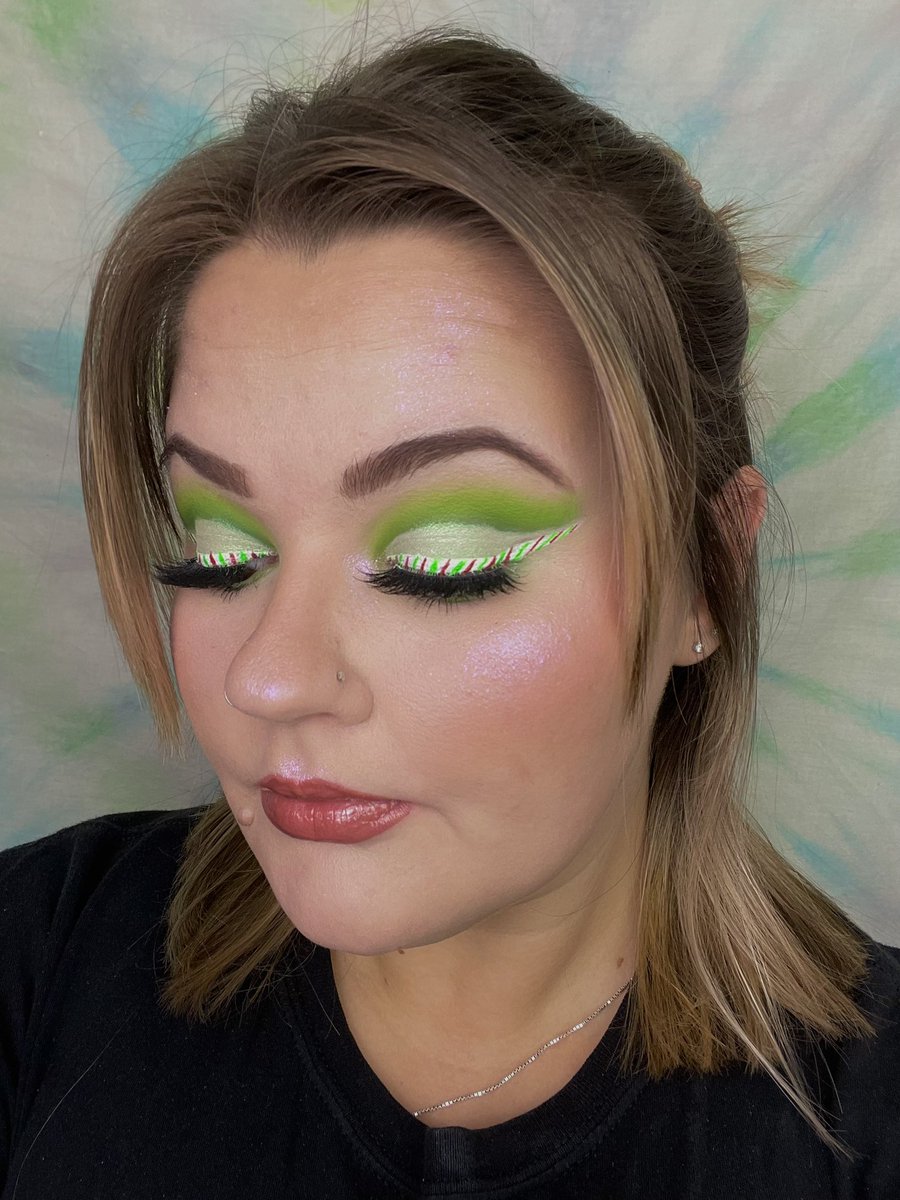 glambycat's tweet photo. I can’t tell you how proud I am of this🥹❤️ I used TikTok filters to chose this look!
#makeup #christmas #christmasmakeup
Eyes: @JeffreeStar @suvabeauty
Face: @TooFaced @tartecosmetics @ABHcosmetics @ColourPopCo
Lips: @ColourPopCo @TooFaced
Brows: @HourglassMakeup @BenefitBeauty https://t.co/hjDXGFthBE