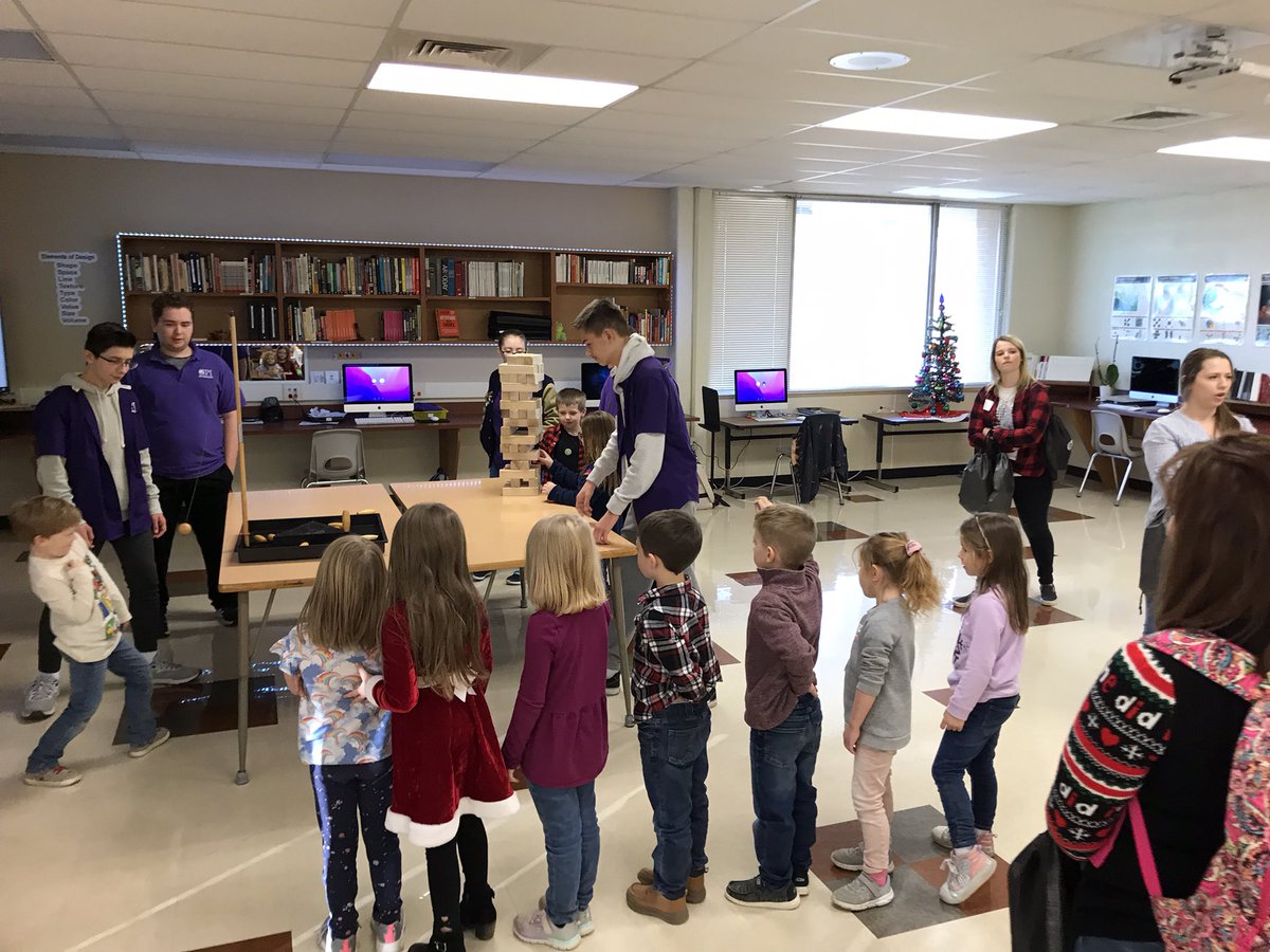 ArtsCpi's tweet photo. Festival of trees at CPI. We had a great day with the festival and playing with the Wingate Kindergarten learners. 

#CPIfestivaloftrees
#funinlearning
#CTEeducation https://t.co/4MoRgZNeLf