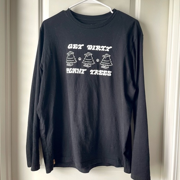 LynnLaddawan's tweet photo. So good I had to share! Check out all the items I'm loving on @Poshmarkapp #poshmark #fashion #style #shopmycloset #tentree: https://t.co/8cZ61uJ7wp https://t.co/AMWfrgHRWf