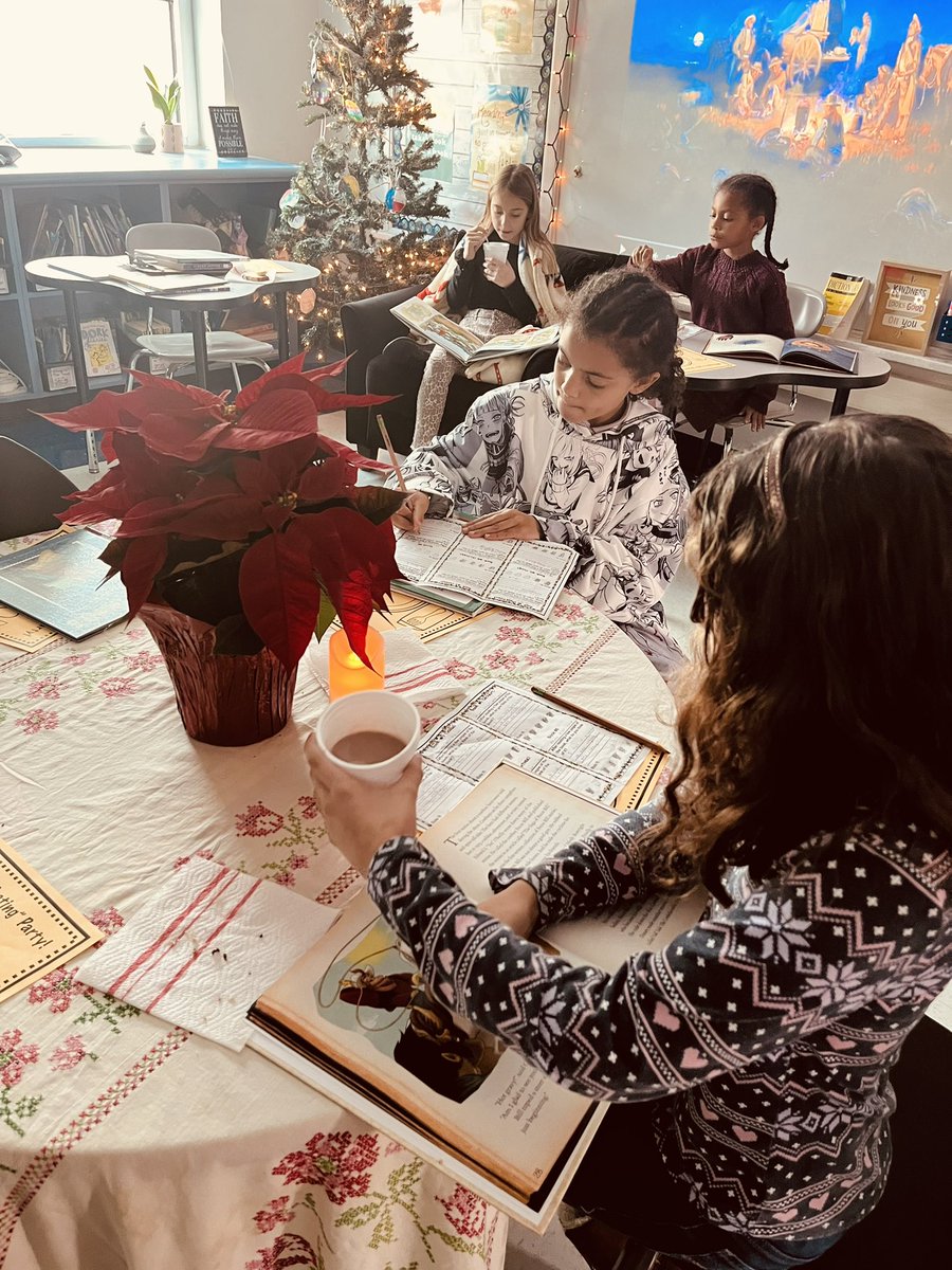 Medlin_3rdGrade's tweet photo. Third grade has an amazing Book Tasting event today!!!  I don’t know who had more fun, me or the students!    Thankful for a school that supports hands learning! https://t.co/Ecy0hFA4Eq