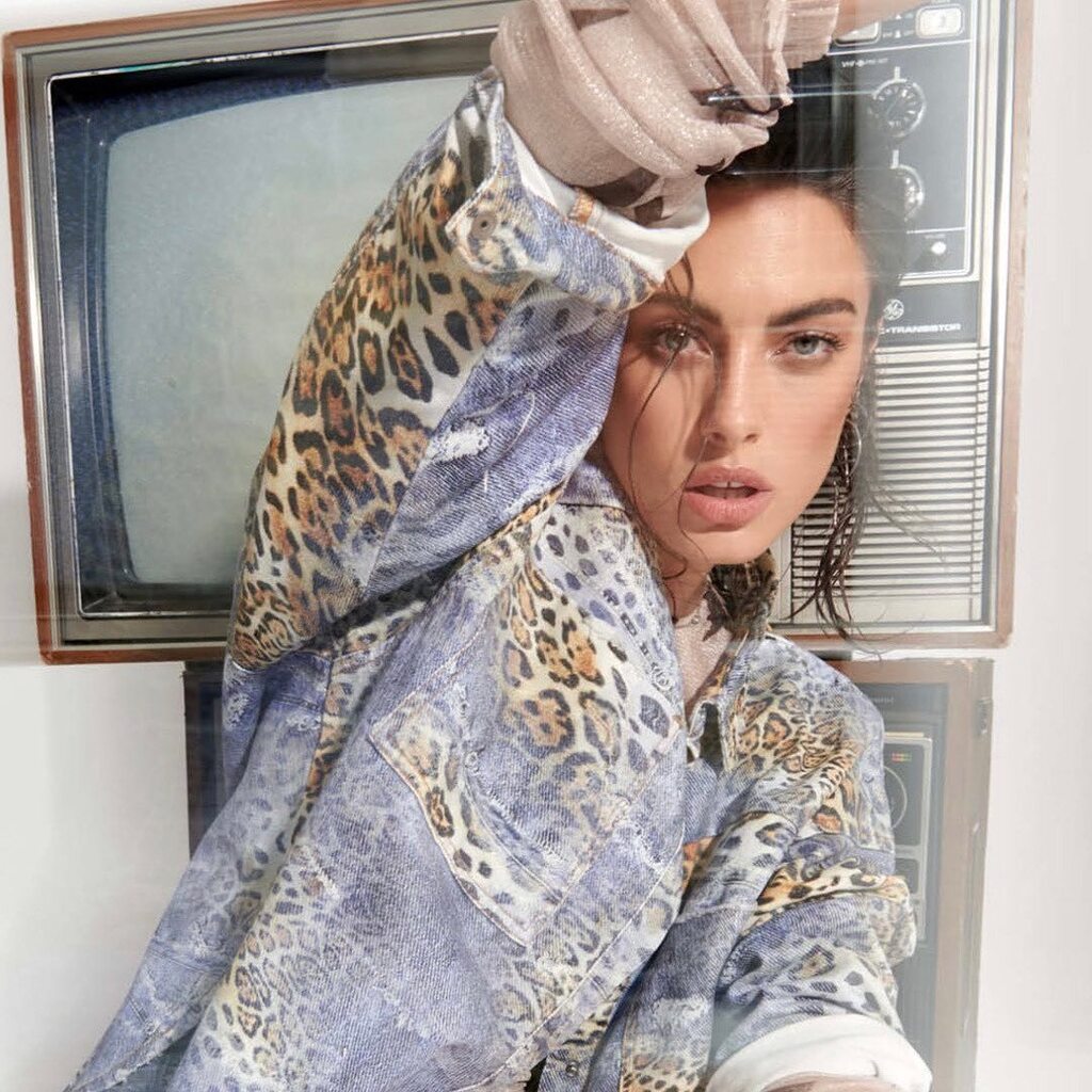 oneninetynine tweet media