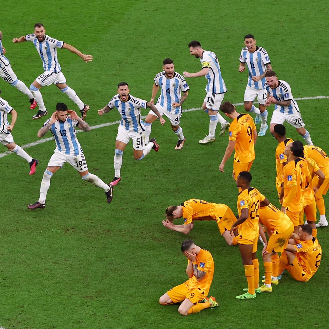 ESPNDeportes's tweet photo. La felicidad de Argentina, la tristeza de Países Bajos. https://t.co/tO5iLOngQH