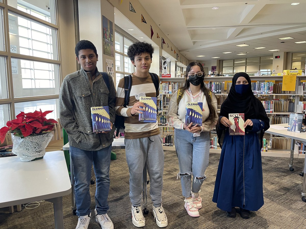 HNGCLibrary's tweet photo. Day 5 of #SixDaysOfHoliday : Virtual Author event with @NealShusterman ! What a positive way to end the week! We raffled off 3 copies of his new book “Gleanings” ! @Alief_Libraries @librarianRamos #HNGCReads #BearsRead #ReadToLearn #ReadForFun #ReadForLife https://t.co/mkPRH4XQSv