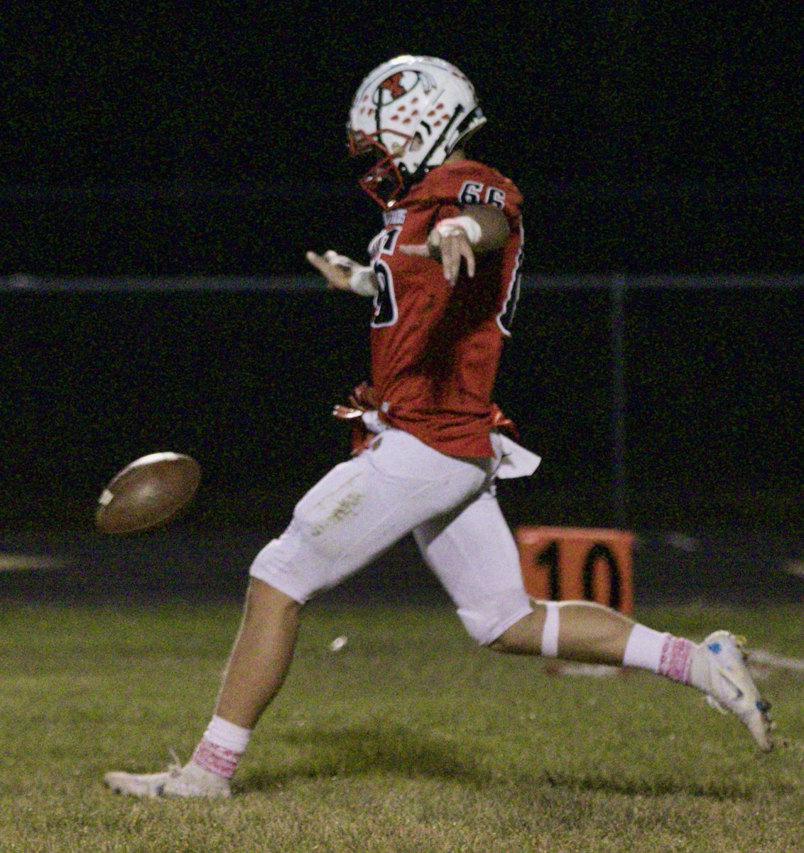 After great talk with <a href="/PatrickDaberkow/">Patrick Daberkow</a> <a href="/LauneTrent/">Trent Laune</a> I am blessed to have received an offer to punt at Concordia!! #GoDogs @CUNEathletics