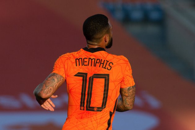 Paralyticss's tweet photo. MISSING! 🚨 🚨

🏷️ Name: DEPAY (PADRE) 🇳🇱

🧐 Characteristics: Cría mogolicos 🙊 + Le dicen lateral brazuca xq no vuelve ☠️

📌 Possible Location: Comprando cigarros 🚬

👀 Last seen: Tocando al hijo 👨‍👦🥵

⚠️ NO DECIRLE DEPAY
Le da vergüenza llamarse como el fracasado del hijo 😭 https://t.co/1omvVU2bFT