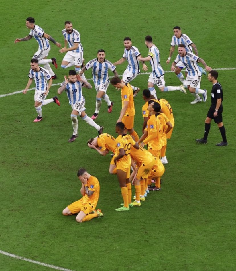 LocksTwigs's tweet image. This picture goes hard 🔥 

Passion 🤌🏼