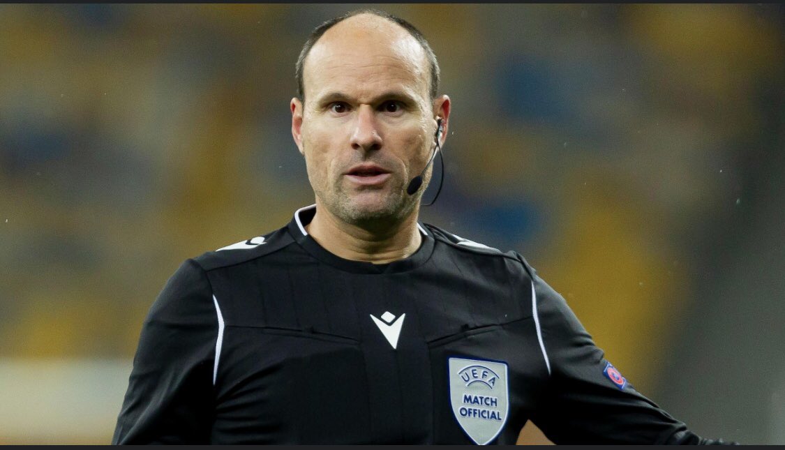 GoldbergQuami's tweet photo. Guys let's talk about referee Antonio Mateu Lahoz, for us that watch the Spanish league we agree that he is a bias in big games but given 10 minutes in this crucial moment Charlie is a no-no for me. 

Antonio Mateu Lahoz 👎🏾👎🏾 https://t.co/xPGEER1u5K
