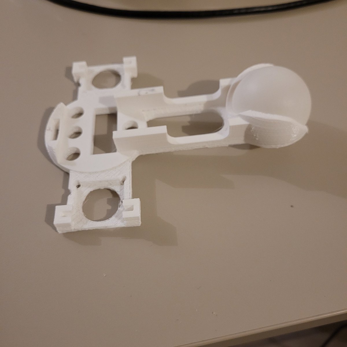 LafosseEddy's tweet photo. Première étape dans la construction du #e3bot #zecodesign grâce à l'imprimante 3d du collège. La semaine prochaine place à la programmation et aux finitions. https://t.co/2uri13AaiX