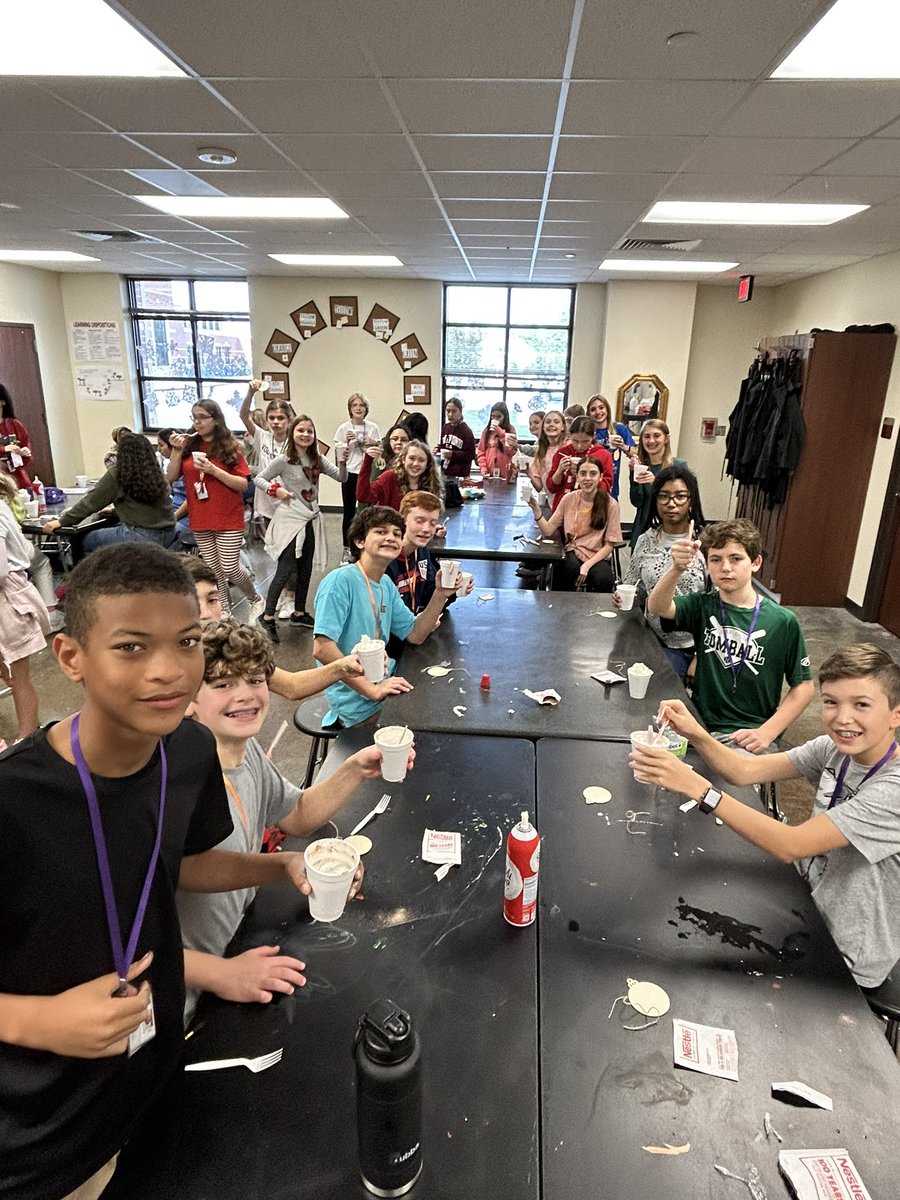 CPJH_CraftClub's tweet photo. @CPJH_NJAHS Hot Cocoa and Ornament making Holiday Social! #KnowYourImpact @CPJH_Art @TISDCPJHS https://t.co/xfIOx7AcWt