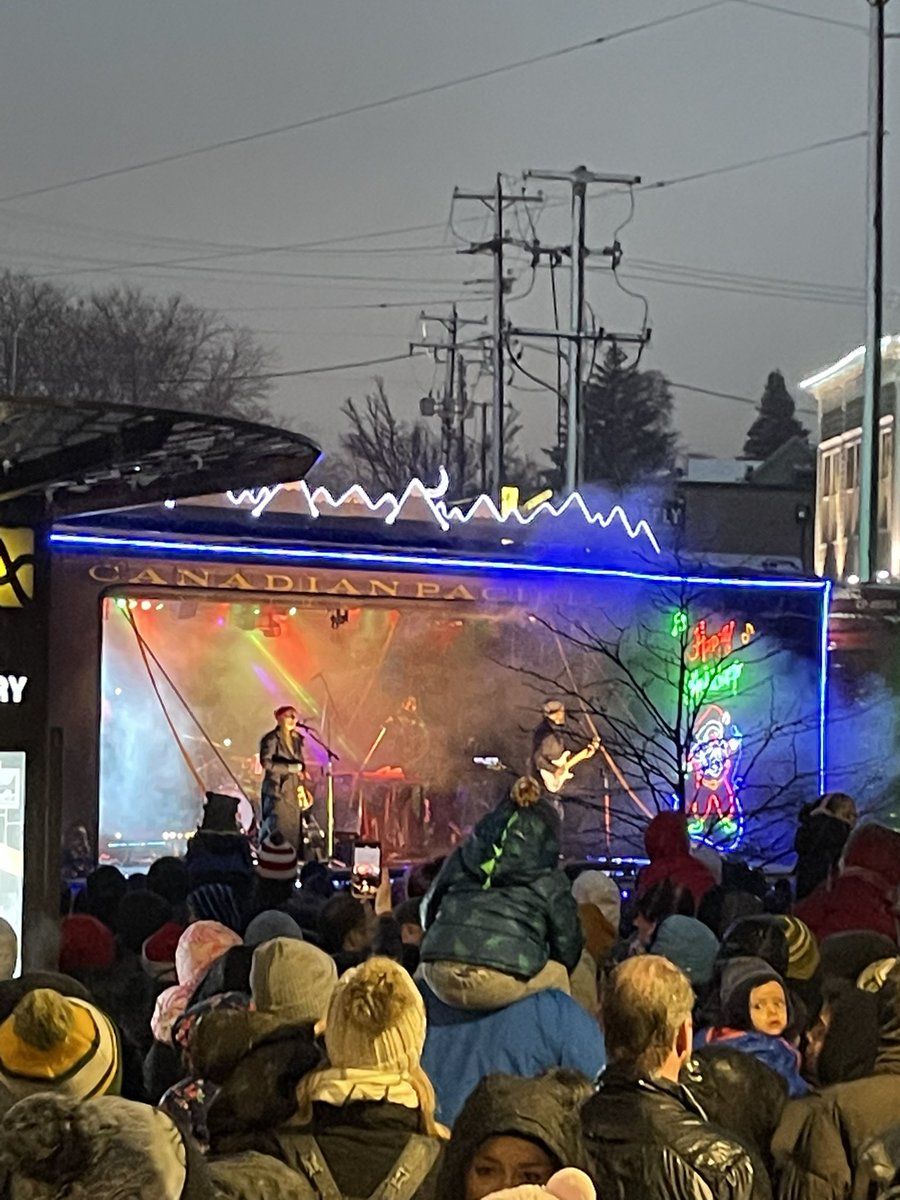 HowseForrest's tweet image. #CPHolidayTrain tonight in Wauwatosa WI.  Fun and wet