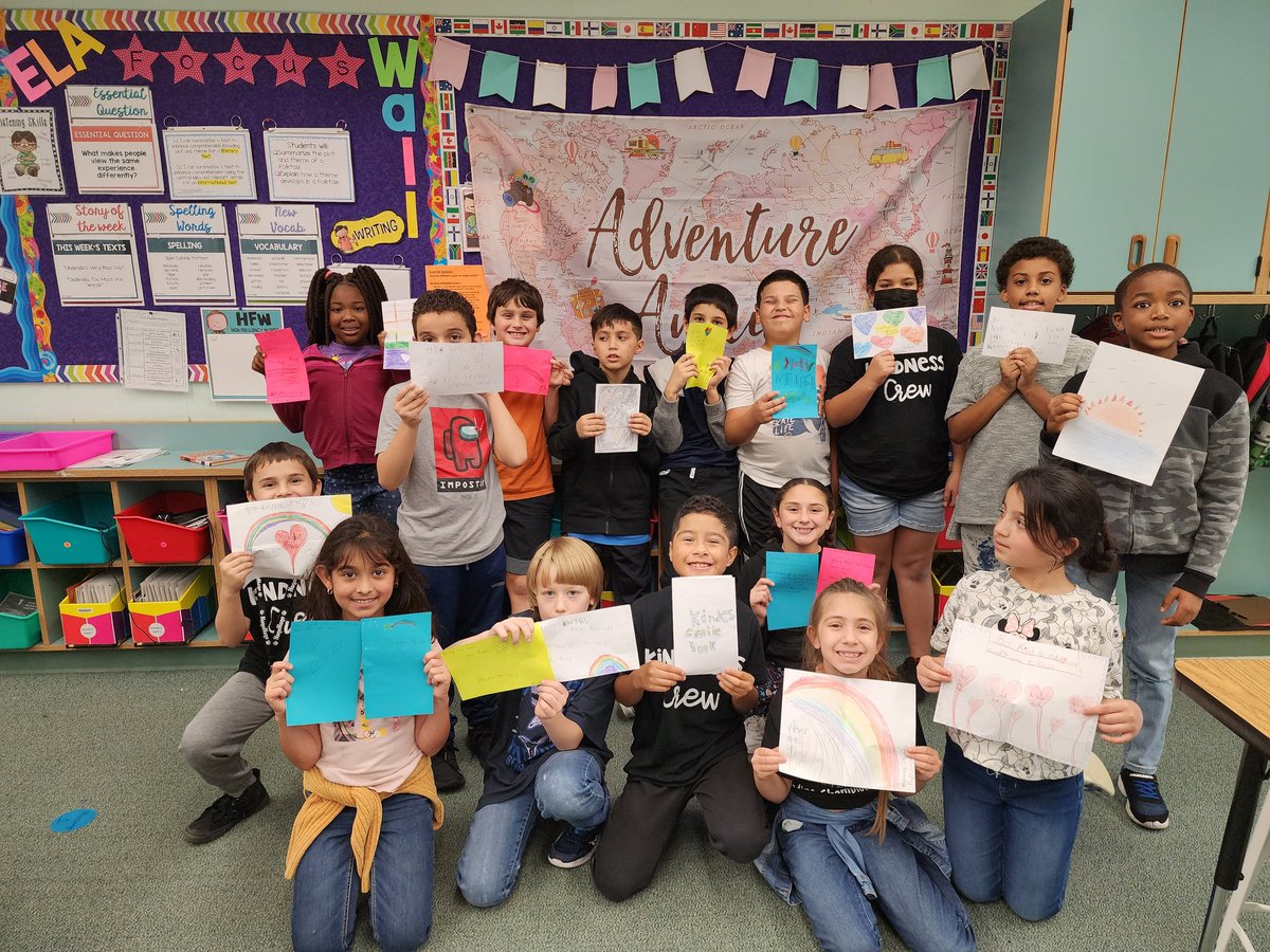 Our 1st grade adoptees, Mrs. Pratt's class. We showered her class earlier this week with goodies. More to come. #kindnesscrewfes <a href="/ScottFESBobcats/">Carlos M. Scott</a> <a href="/FriendshipVCS/">VCS Friendship Elementary</a>