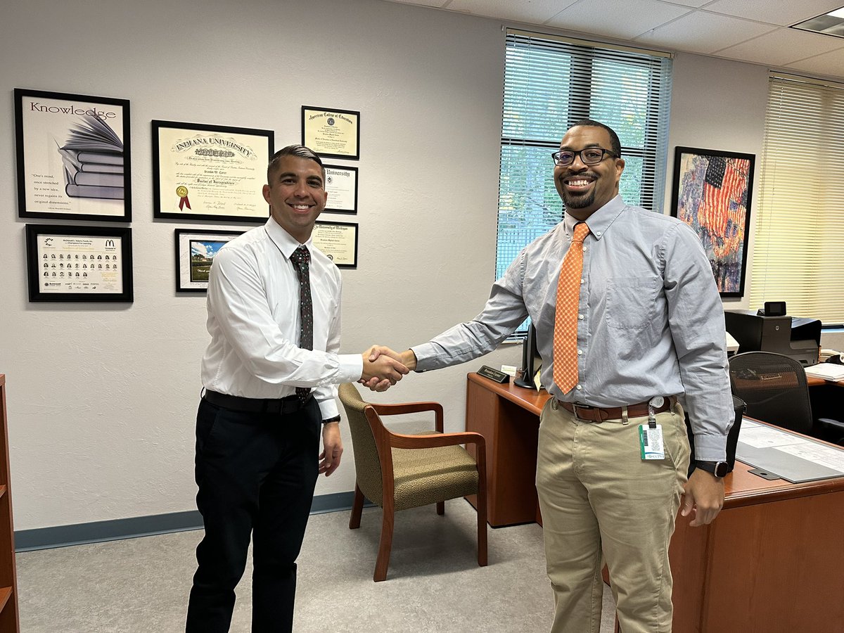 BCEMediaCenter's tweet photo. Meet our principal for the day, Mr. Miguel Valdes! 🤩 Our @BCEBobcat students thank you for all that you do for our school. @collierschools https://t.co/sBGBtyIKtp