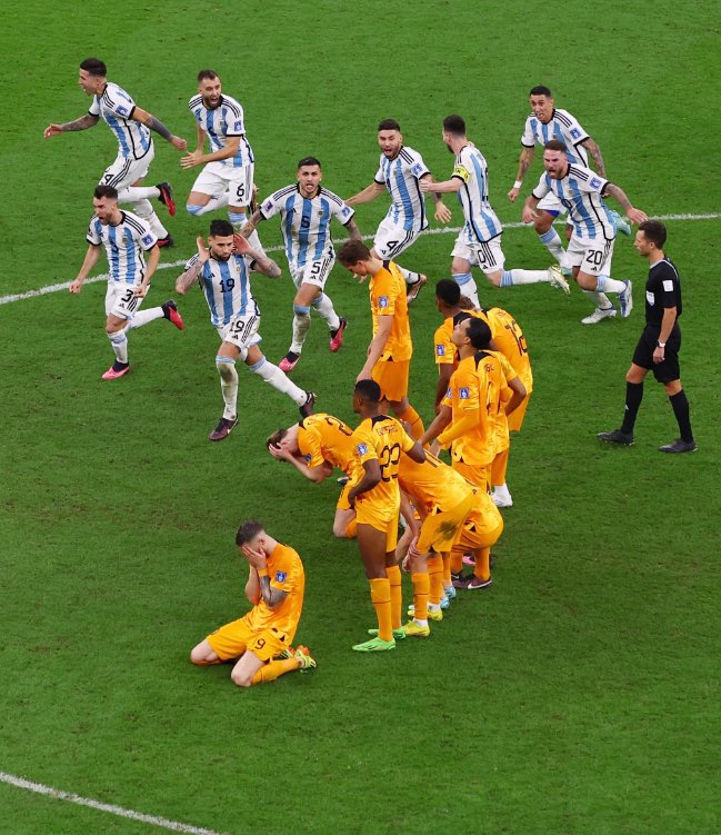 rog905's tweet image. Low class!!!!! No class! No humility. That’s why I cannot support this team. Messi is humble, but he gets swept up in a wave of bad sportsmanship that makes them all look like a bunch of clowns. #ARGvsKSA #classless