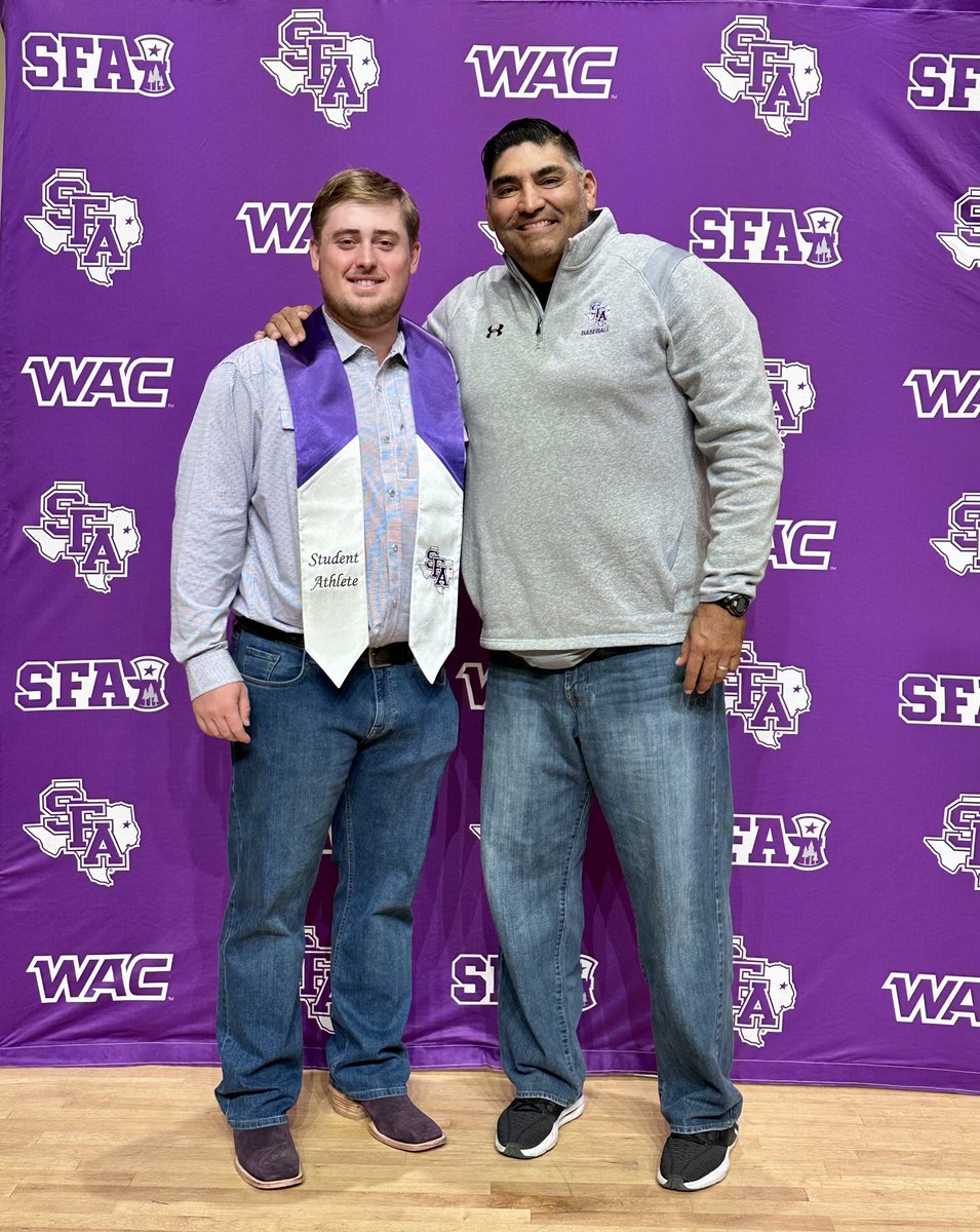 So proud of the time and work put in by my guy ⁦<a href="/HunterPrescher/">Hunter Prescher</a>⁩ 
This is why we do what we do.
Congrats on getting that degree.