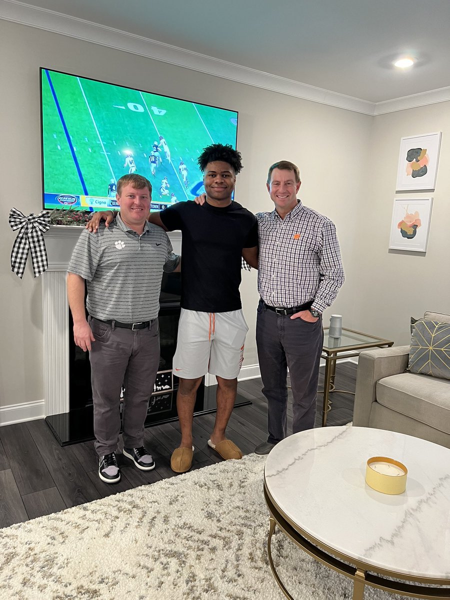 Dee Crayton🦈 (@run_dmc8) on Twitter photo #ALLIN🐅 Great home visit with the best of the best, Much love to Coach Swiney and @WesleyGoodwin !!! Can’t wait to get to work come January 💯 <a href="/ClemsonFB/">Clemson Football</a> #ALLIN🐅 Great home visit with the best of the best, Much love to Coach Swiney and @WesleyGoodwin !!! Can’t wait to get to work come January 💯 <a href="/ClemsonFB/">Clemson Football</a>