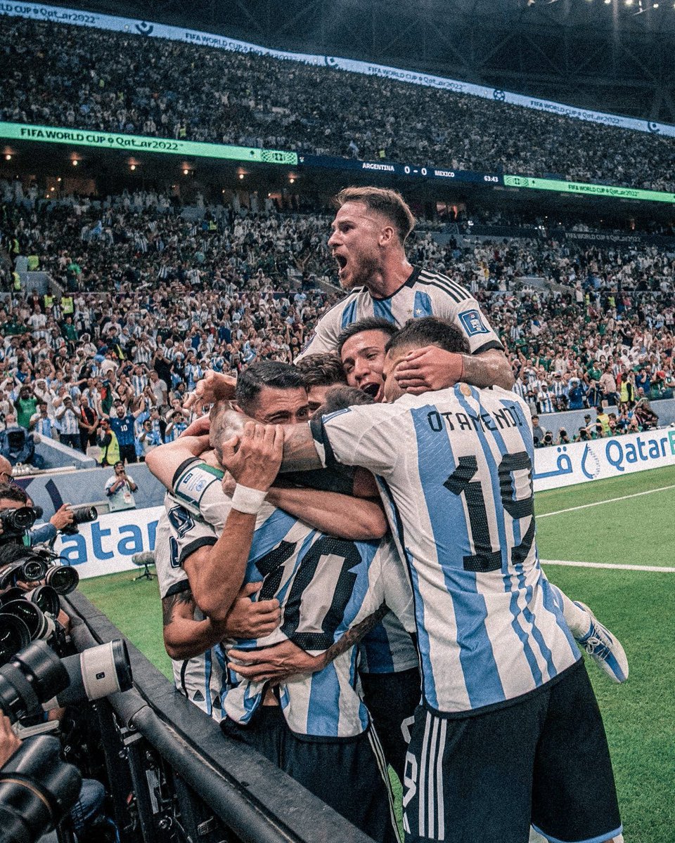 36Noticiero's tweet photo. !VIVA ARGENTINA... VIVA AMÉRICA!
Desde Barcelona, Venezuela felicitaciones a quienes ligamos el triunfo en busca del título de campeones mundiales #Qatar2022 #CopaMundialFIFA 

@fifaworldcup_es @LuisCordovaPER @fifacom_es @afa @fundacionmessi @36Noticiero @Argentina @julioorense1 https://t.co/PRWz4Odwqm