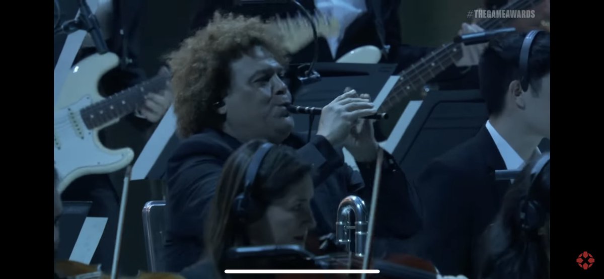 Digibubs's tweet image. I don’t know who this musician is but hot damn sir never lose you passion for music! You were the MVP of that of orchestra for me! #EpicFluteMan