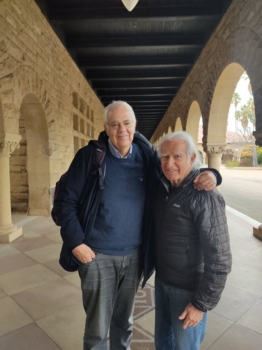 brunosiciliano7's tweet photo. The "student" @ Stanford campus visiting 🔝 https://t.co/xkdlGrG3bA & robotics lab in Gates bldg. with his myth Bernie Roth 😍
#dschool
#stanfordrobotics
#BernieRoth https://t.co/xzjj1M2Eso