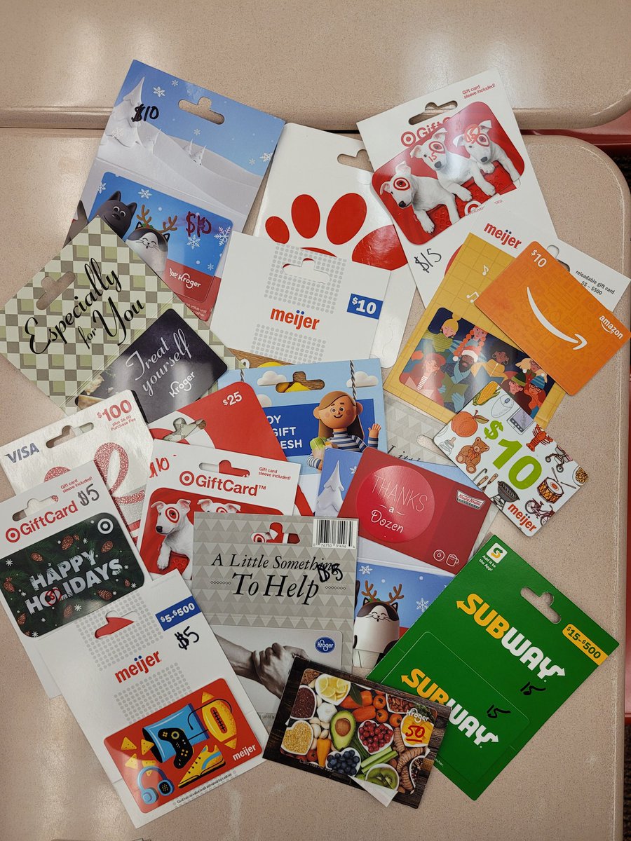 We are proud to announce that we collected gift cards totaling $1200 from <a href="/troy_athens/">Troy Athens High School</a> classes for <a href="/TroyMI_Police/">Troy Police Department</a> Operation Blue Sleigh! <a href="/davidtsaid/">David Said</a> Mr. Said's class  wins the coveted traveling trophy🏆! Thank you, Red Hawks, for helping others this holiday season!