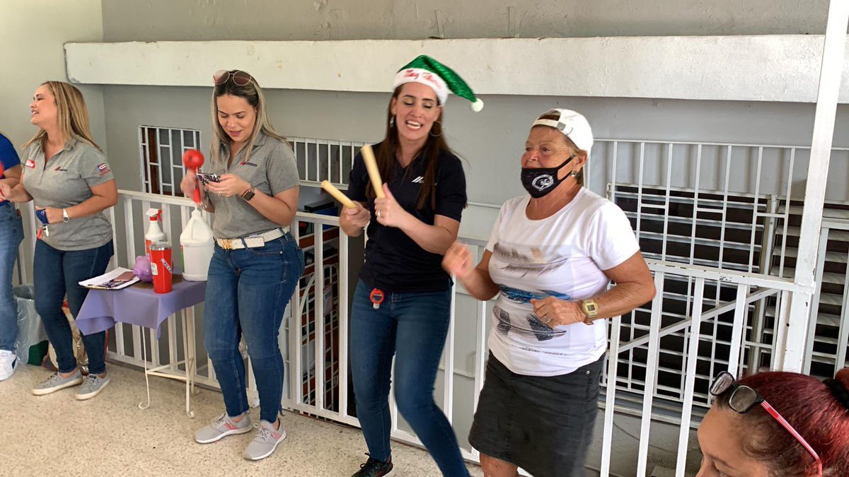 CEMEXPuertoRico's tweet photo. Felices de llevar a cabo por tercer año consecutivo la iniciativa Operación CEMEX with a heart en las comunidades de Ferrán y Punta Diamante. Súper emocionados con todas las muestras de cariño de las más de 100 familias impactadas positivamente
#CEMEXUNITE #voluntariado #cemexpr https://t.co/t3PrCG2EpT