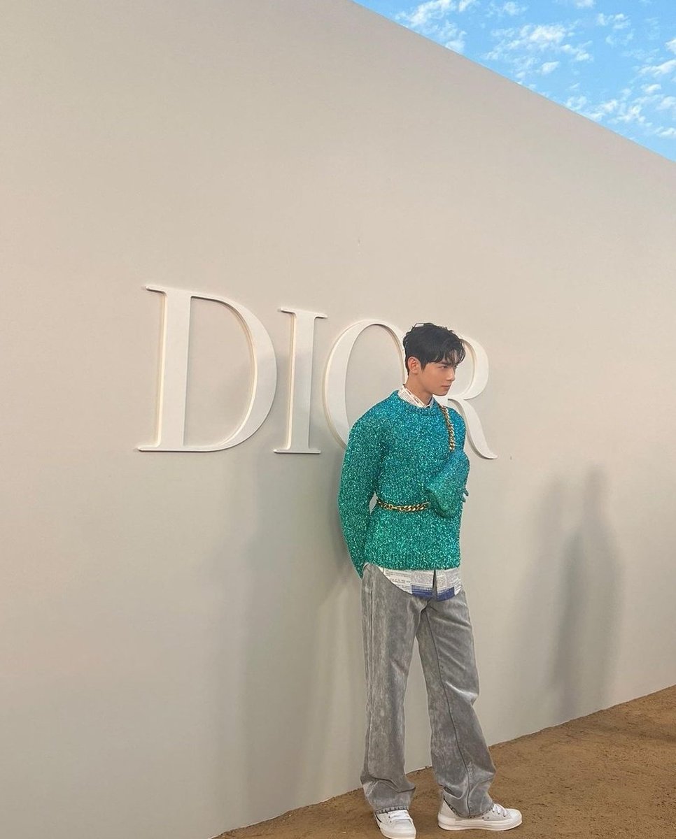 @Dior everyone talks about eunwoo, eunwoo is everywhere because we all love the most beautiful ambassador of Dior, Cha Eunwoo

CHA EUNWOO X DIOR MEN FALL 2023.
#ChaEunWooxDiorMenFall
#CHAEUNWOO #차은우 
#DiorMenFall