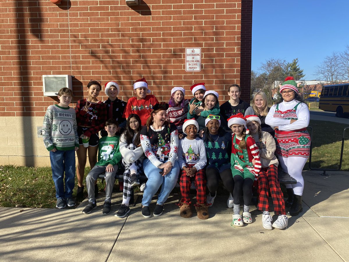 Holly Hoey-Johnson tweet media