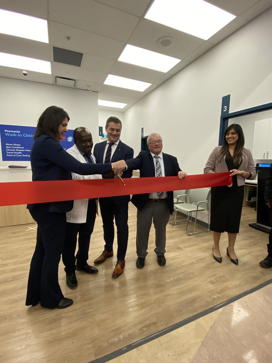 ABDanielleSmith's tweet photo. I'm thrilled to be in my home constituency of Brooks-Medicine Hat today to announce a new walk-in clinic &amp; pharmacy, providing extended healthcare to local patients. 
#HelpIsOnTheWay #cdnpoli #abpoli https://t.co/STYwTxr9kk