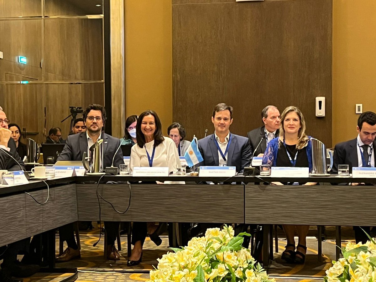 En la mesa redonda sobre Gobierno Corporativo de Latinoamérica se habló con mucho énfasis y entusiasmo de cómo hacer para que haya más mujeres en los órganos de gobierno. Fue muy interesante ver sinergia entre la <a href="/OECD/">OECD ➡️ Better Policies for Better Lives</a>, la  <a href="/AgendaCAF/">CAF</a>, el <a href="/el_BID/">Banco Interamericano de Desarrollo</a> y <a href="/IFC_org/">IFC</a>.
 
#ODS5