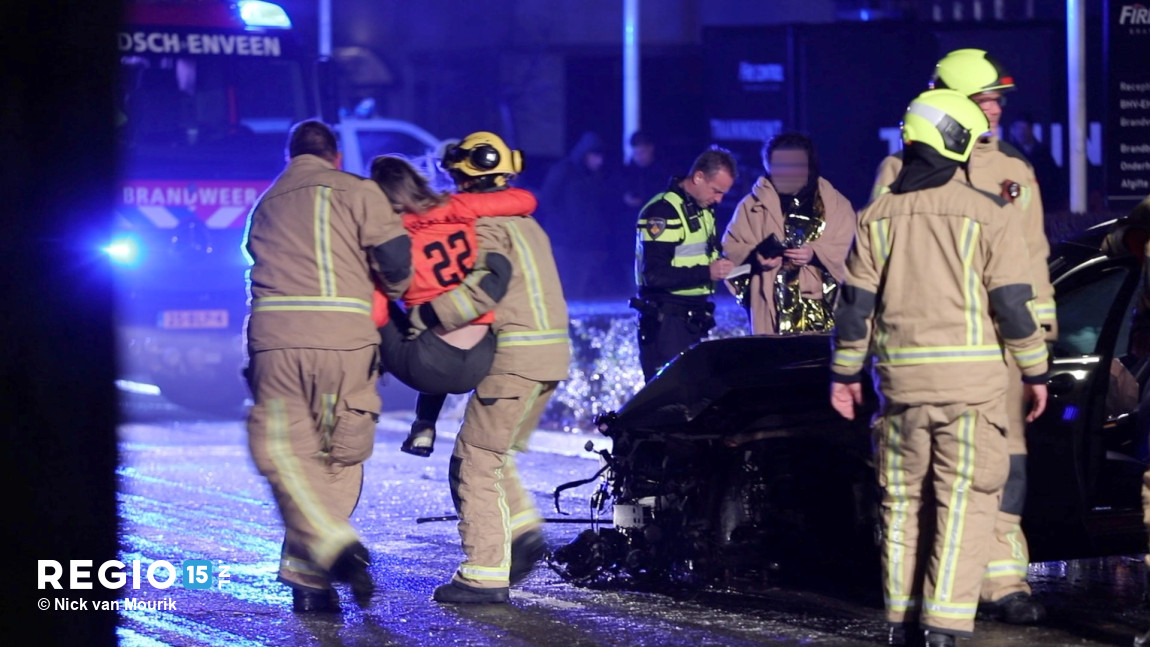 test Twitter Media - Nu online: Twee gewonden na flinke crash op de #Tiber in #DenHaag https://t.co/c7Q1d3Z6zY https://t.co/oMh6LIDmYF