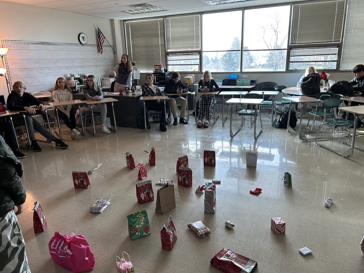 DJHS_CAP's tweet photo. Today the freshmen took a break from the studying for their semester exams to enjoy a white elephant party. It was blast and a great way to close out the semester! https://t.co/Pjj0xlgCLH