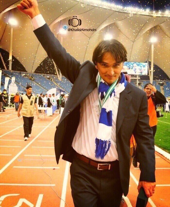 fofana707's tweet photo. 🛑مذيع يسأل زلاتكو : 
ماهو سر هذه الروح والاصرار على الفوز من أمام منتخب يعد من أفضل منتخبات العالم عبر التاريخ ك #البرازيل؟ 
زلاتكو: الموضوع لايتعلق بمنتخب البرازيل الذي له كل الاحترام ولكني أعتدت منذ ان كنت أدرب نادي #الهلال السعودي أن أهين أي فريق يرتدي اللون الاصفر والأزرق . https://t.co/4lLL9zquQK