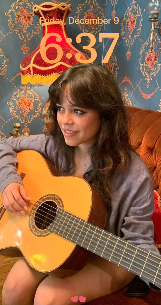 i am obsessed with my lock screen <3