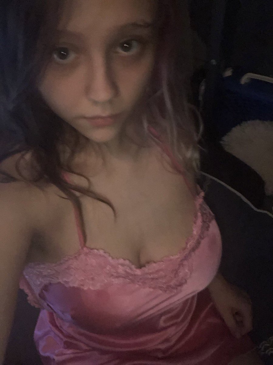 sorp0's tweet photo. i hate not being dicked down before bed :((( 

#throat #leaked #thot #throatgoat #yesu #yesux #yesu_x #xyesu #blowjob #backshots #head #doggystyle #doggy #nsfwtwt #exposed #exposedthots https://t.co/wz6VLFITYR