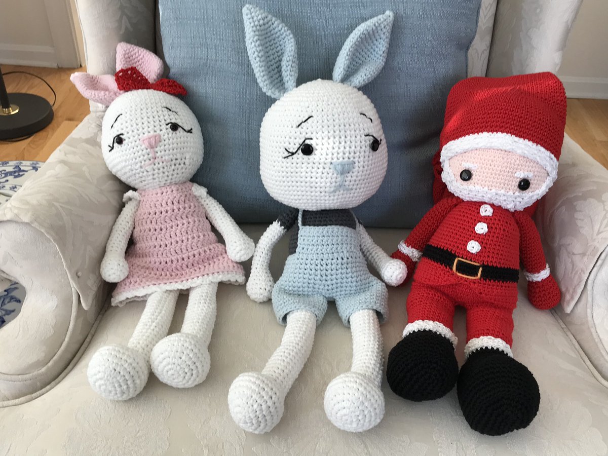 JkimRites's tweet photo. Grandma love for her 3 grandkids. #SantaClaus #bunnygirl #bunnyboy #homemade 🐰 🎄 https://t.co/eDXKB6O32q