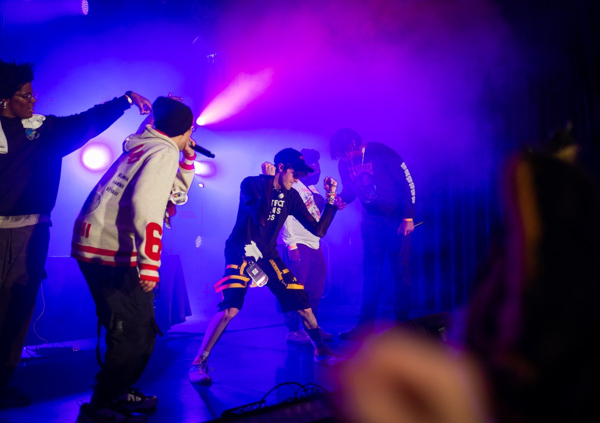 adelair_'s tweet photo. Hyping @GOJIIMUSIC up #MFF2022 #DIGIFESTxMFF https://t.co/3UHV0czsyW
