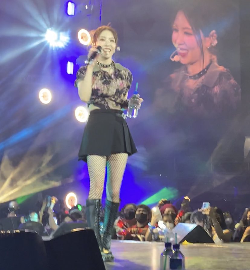laraceres14's tweet photo. Queen @BoAkwon looking at our smol Jumping BoA clump at VIP moshpit π₯°ππΈπ» @boaphilippines
#BoA #보μ #BeYou2Manila #BeYou2inManila #BeYou2WithBoA #BoAPH #BoAjjang https://t.co/dupOtOJj1G