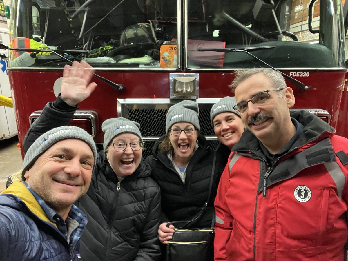 coldmoon128's tweet photo. #firefighter https://t.co/czvdTpDPDy
