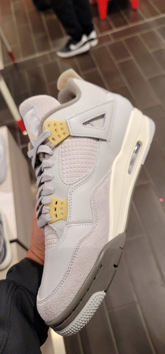 LexxDaTurtle's tweet photo. Wsup Fam!
These Jordan 4 Retro Se Craft/Photon Dust's are dope in hand!
🐢👀🔥😱
@SneakerAdmirals
#ImpossibleKicks https://t.co/0DI5Zu9ScZ