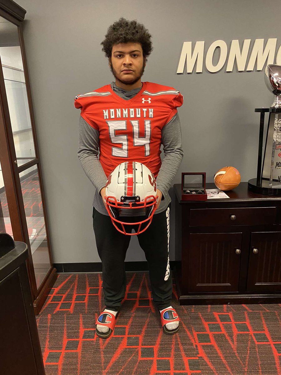 I want to thank <a href="/CooperGosch/">Coach Gosch</a> and <a href="/MCBraunyBoy/">Chad Braun</a> for me having a visit at <a href="/RollScotsFB/">Monmouth College Football</a>. Had a amazing time touring the nice facilities.