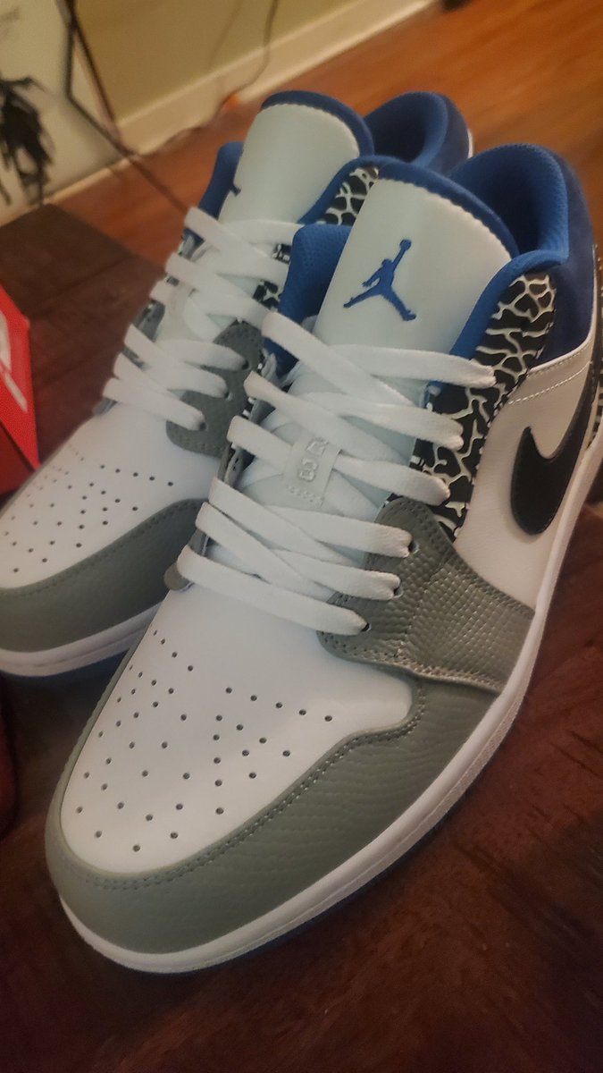 filthiest77420's tweet photo. This just in. Christmas came early. #jordans #1 #filthiest https://t.co/y1YO7v6wto