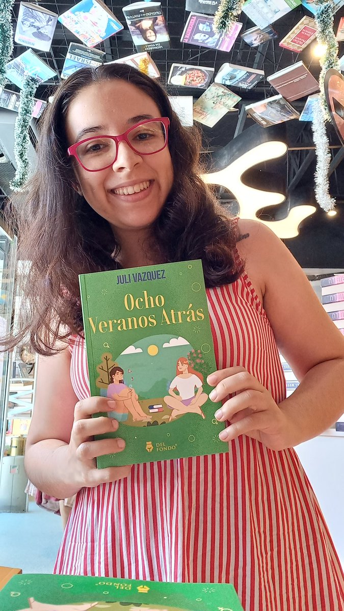 Si querés comprar Ocho veranos atrás, mi nueva novela, y que te llegue con regalitos, envío gratis y firmado, escribime💕