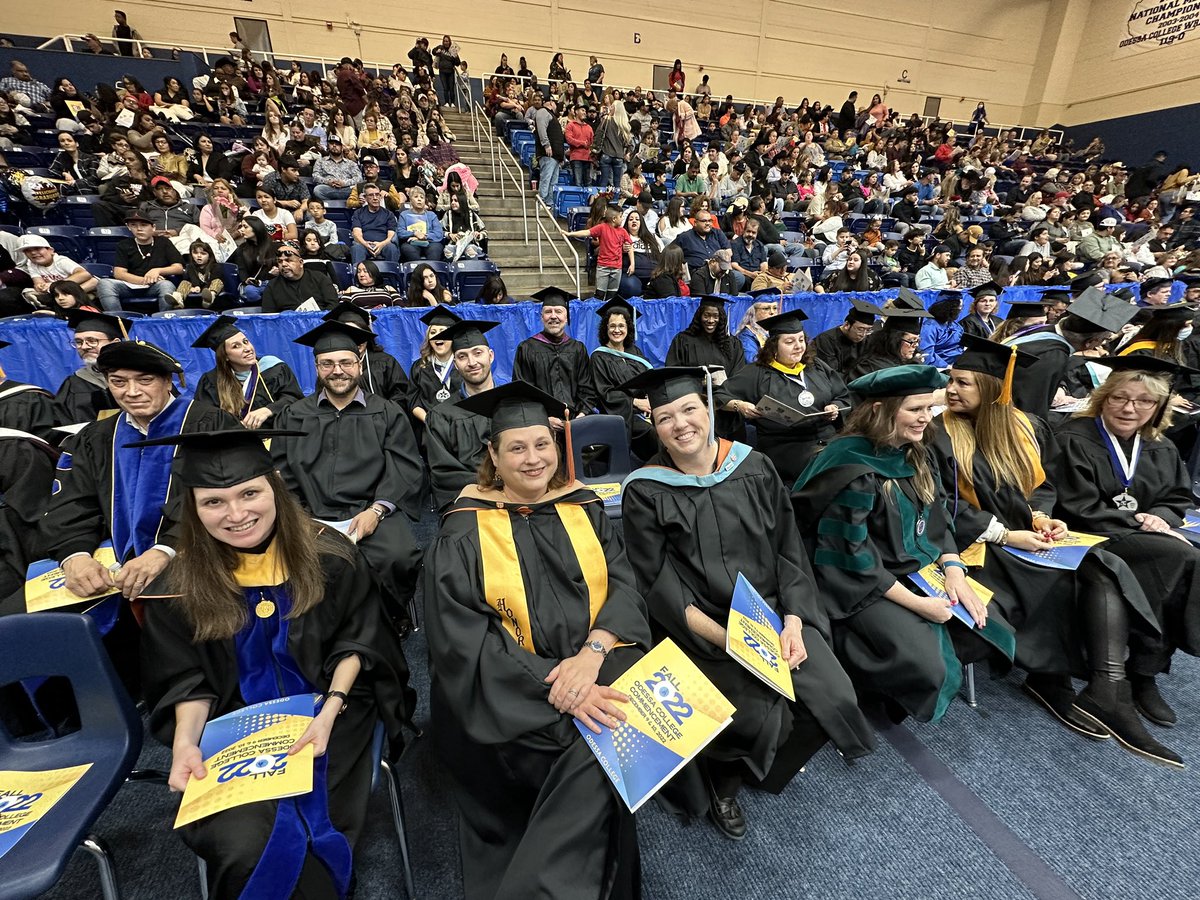 OdessaCollege's tweet photo. #OCGraduation 👩🏻‍🎓🎓🧑🏻‍🎓 https://t.co/jfyjpobyGX