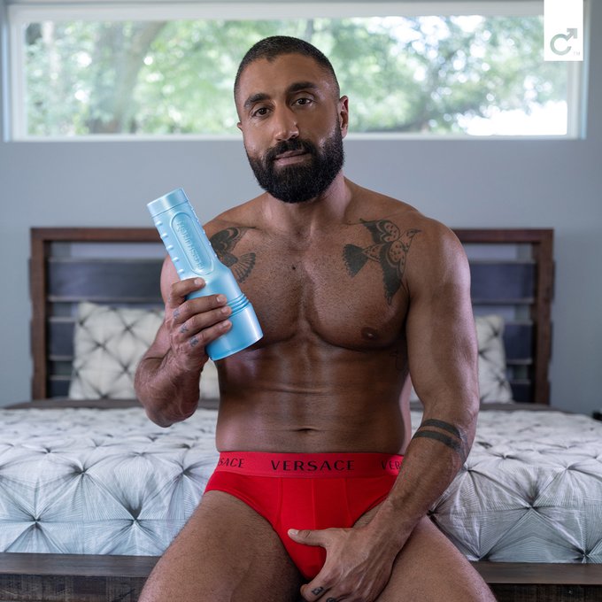 You've lusted after him for years & now this sexy Persian top is yours to take home! Welcome @TheSharok