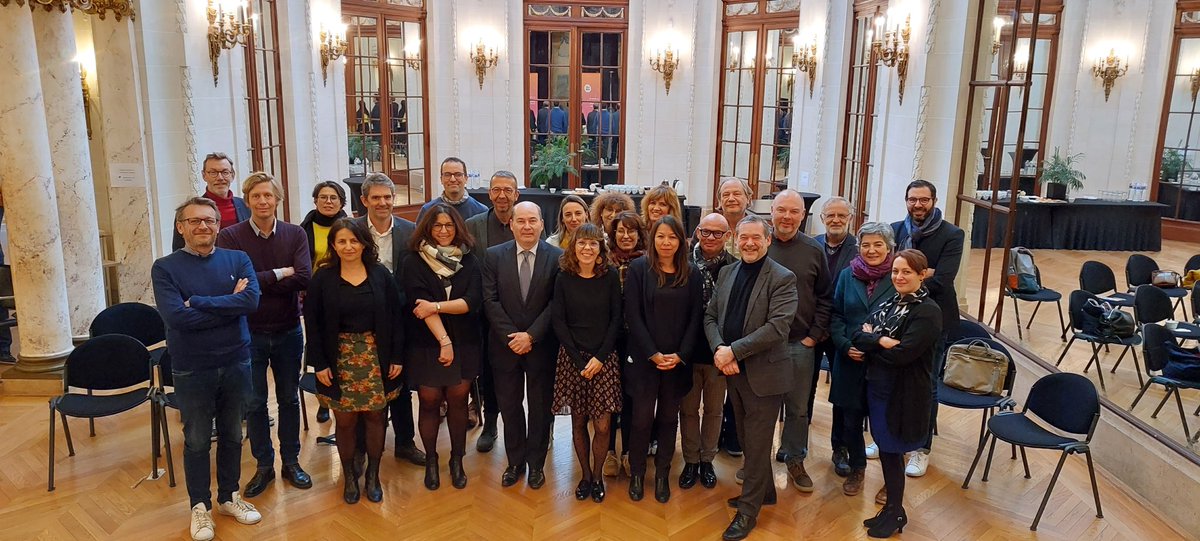 nicolaswill's tweet photo. Merci à la Délégation générale Wallonie-Bruxelles à Paris pour leur accueil dans le cadre du Comité de pilotage de @cap_com en compagnie de @WbCom @WallonieBru_Fr #capcom22 #compublique https://t.co/oOfvSAXb5R